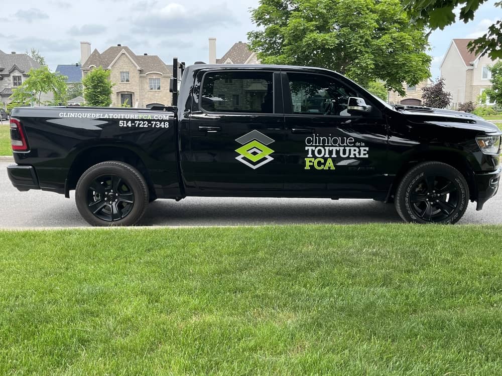 Camion pickup de Clinique de la toiture FCA