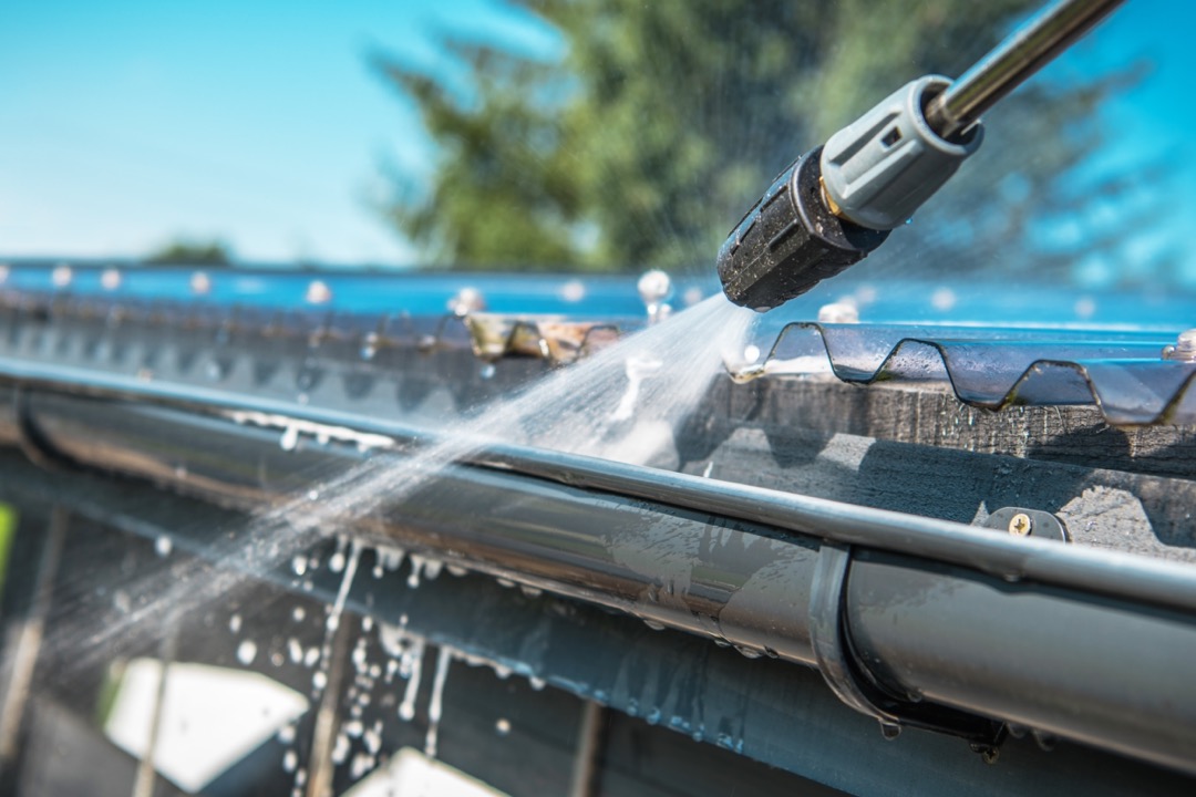 Rain Gutters Pressure Cleaning.