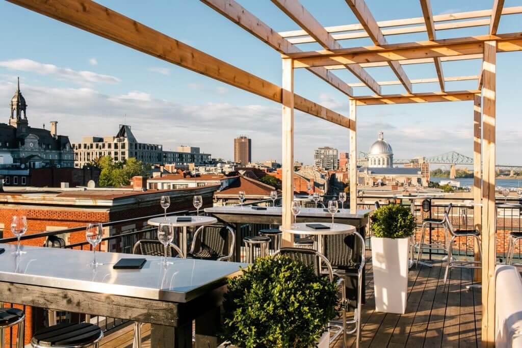 Auberge du Vieux-Post terrace.